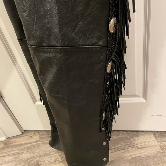 Vintage matching fringe jacket and chaps. Some small. Perfect condition - Picture 5 of 11
